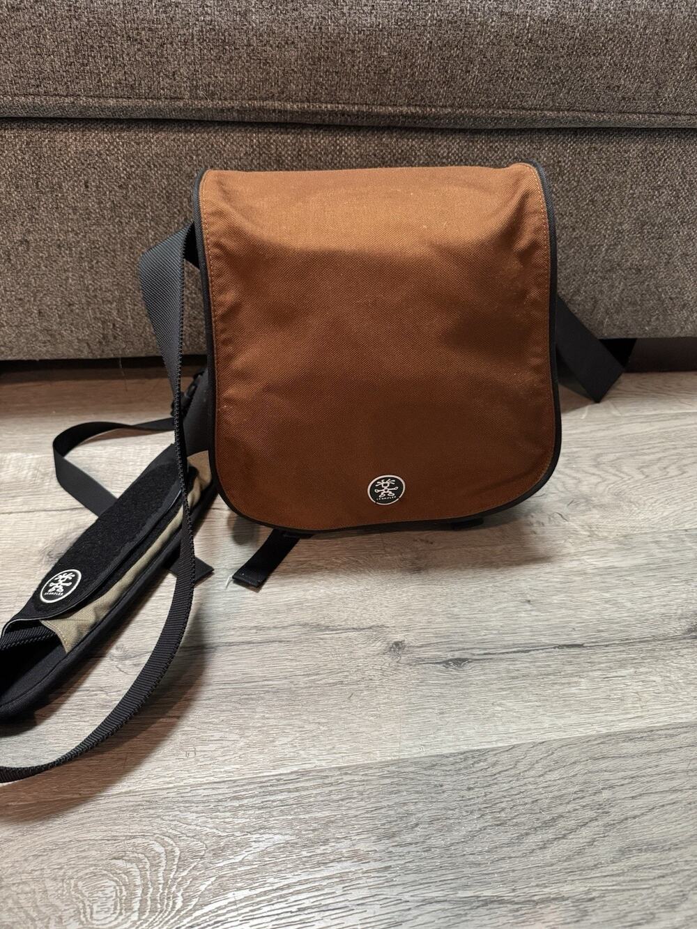 Vintage Crumpler Tallee Messenger Camera Bag